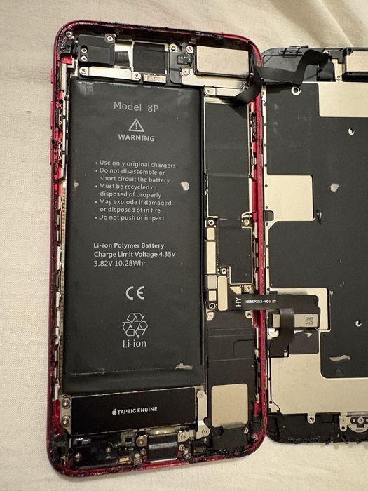 iPhone 8 Plus (PRODUCT RED) – para peças – 20€
