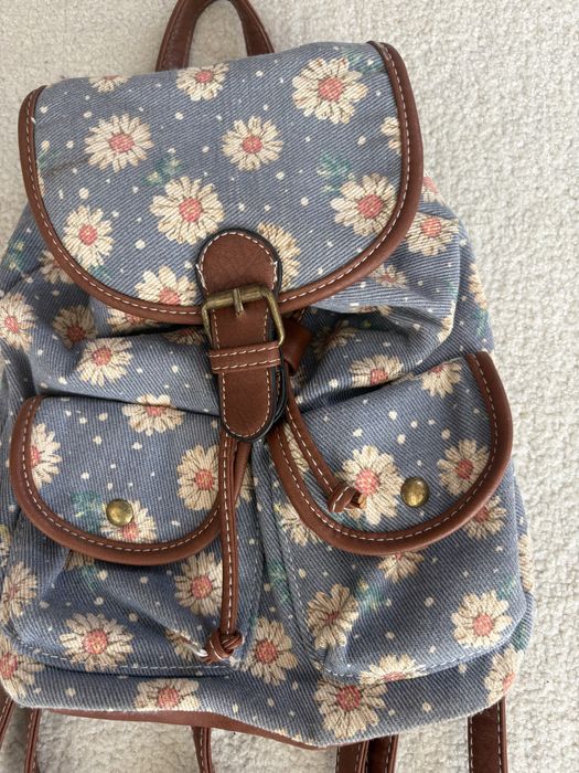 mochila azul flores