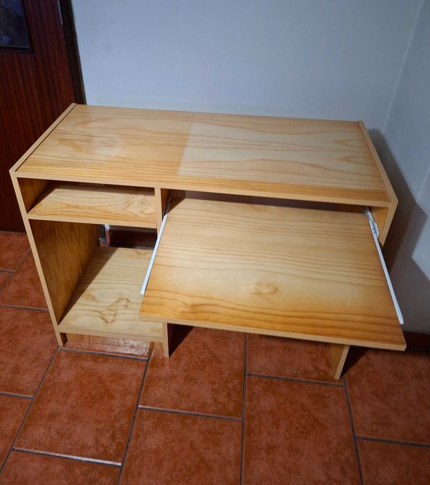 Secretaria de madeira