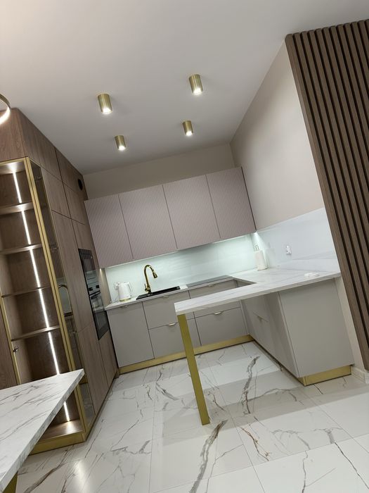 Meble na wymiar! Kuchnie-Szafy—Garderoby-Łazienkowe