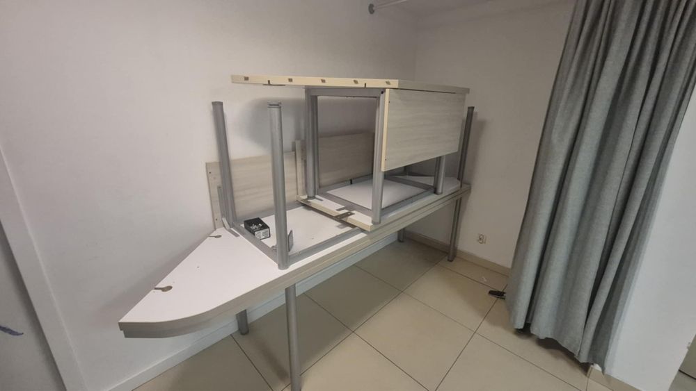 Stół konferencyjny