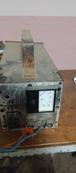 Зарядное устройство для автомобиля