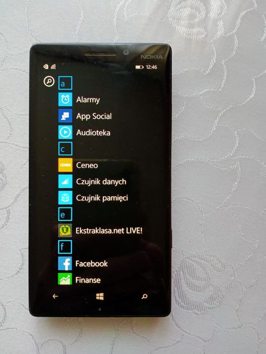 Telefony tablety sluchawki przewodowe i nie przewodowe.