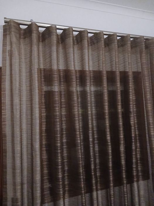 Roupeiro e 4 cortinas vendo em conjunto ou separado