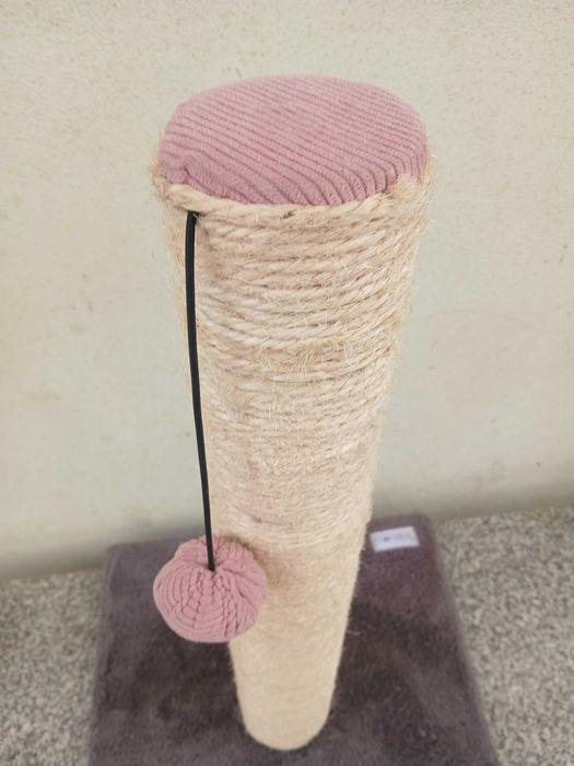 Arranhador pra gatos.
