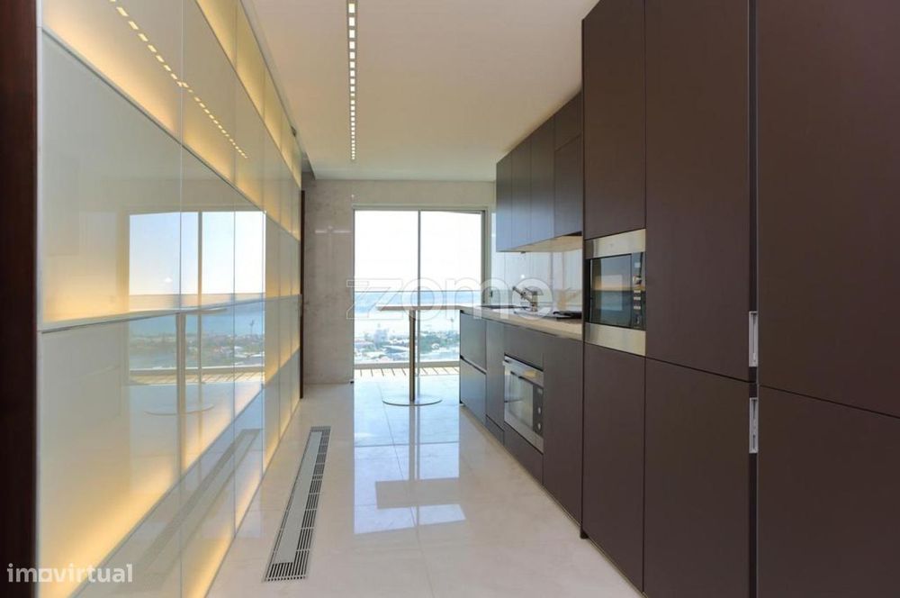 Apartamento T4 em empreendimento de luxo em Belém