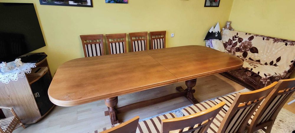 Stół oraz krzesła