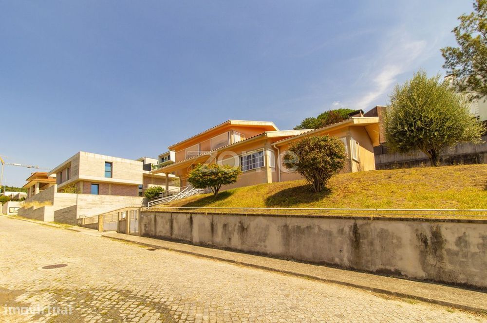 Moradia T5 em Este S. Pedro/ Braga