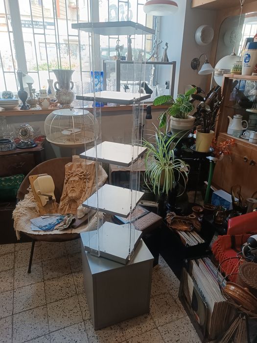 Stojak regał  wystawowy ekspozycyjny obrotowy