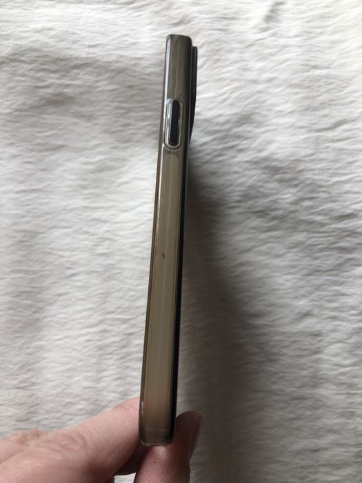 Чехол чехол для мобільного телефону iPhone 13 Pro.