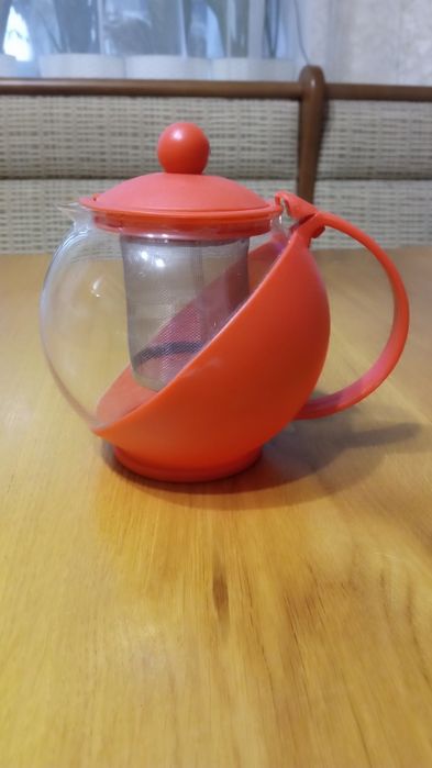 Набір  для кухні- сільничка, хлібниця, органайзер ,чайник.Ціна за все.