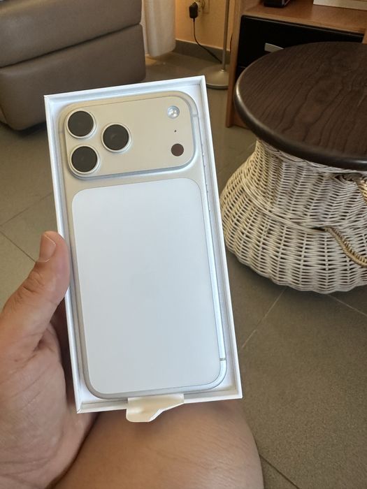 17 Pro Max 512 Branco