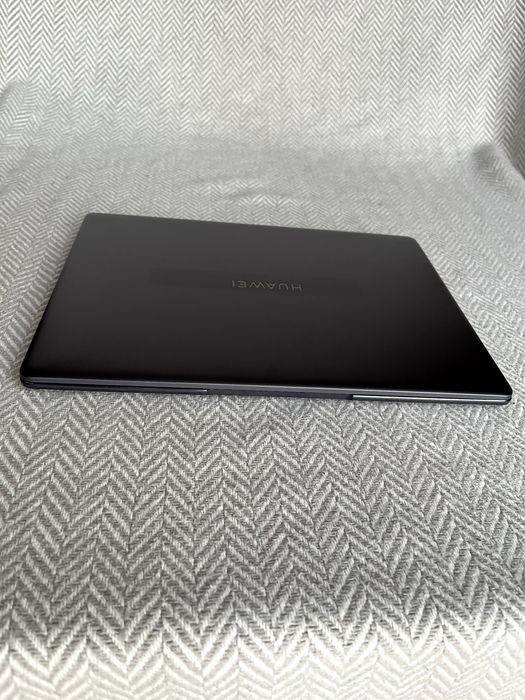 Huawei MateBook 13 HN-W19R 13,3"