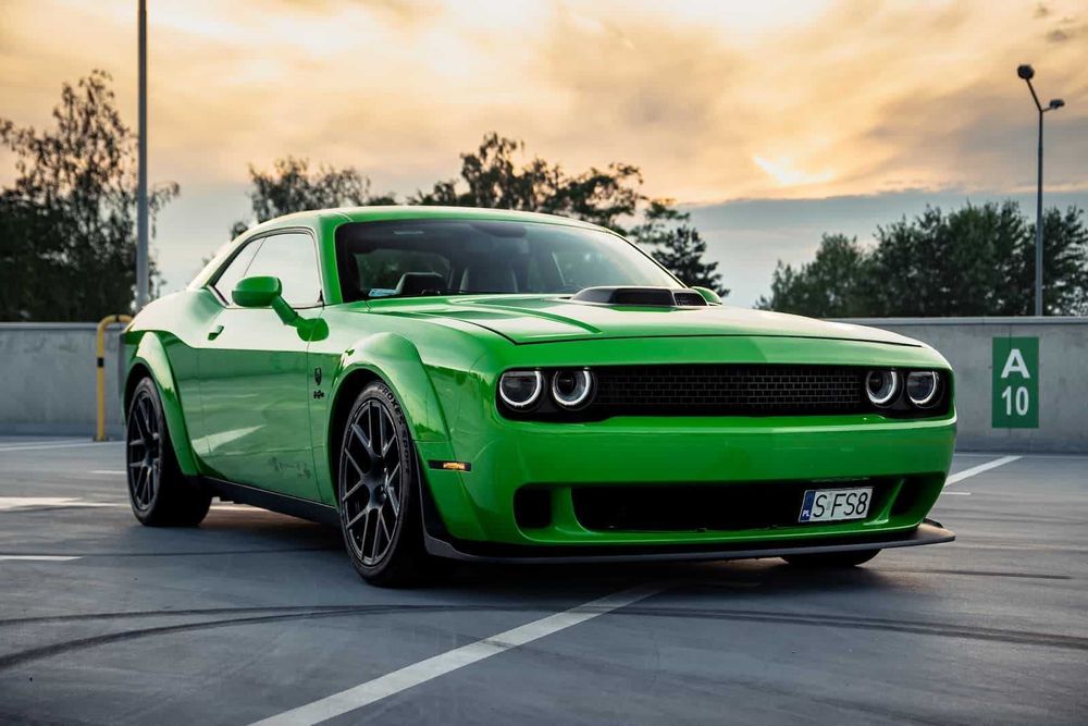 Wynajem Dodge Challenger Shaker Widebody 6.4L V8 HEMI wypożyczalnia