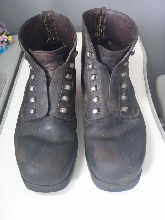 старинные ботинки армии швейцарии