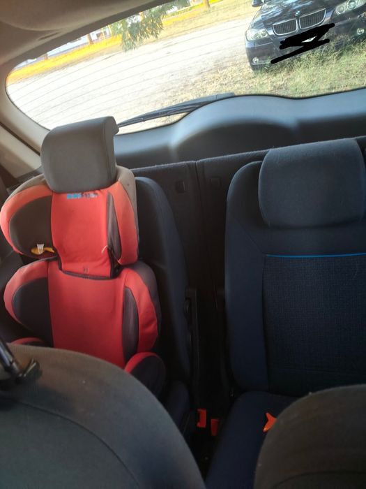 Ford S-Max — fotografia 4