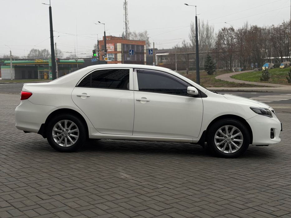 Toyota Corolla 2011р.в (рестайлинг) 1.6 автомат