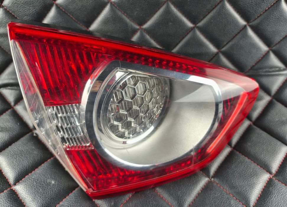 Ford Kuga I Lampa Tylna Lewa W Klapę 2ZR00954601