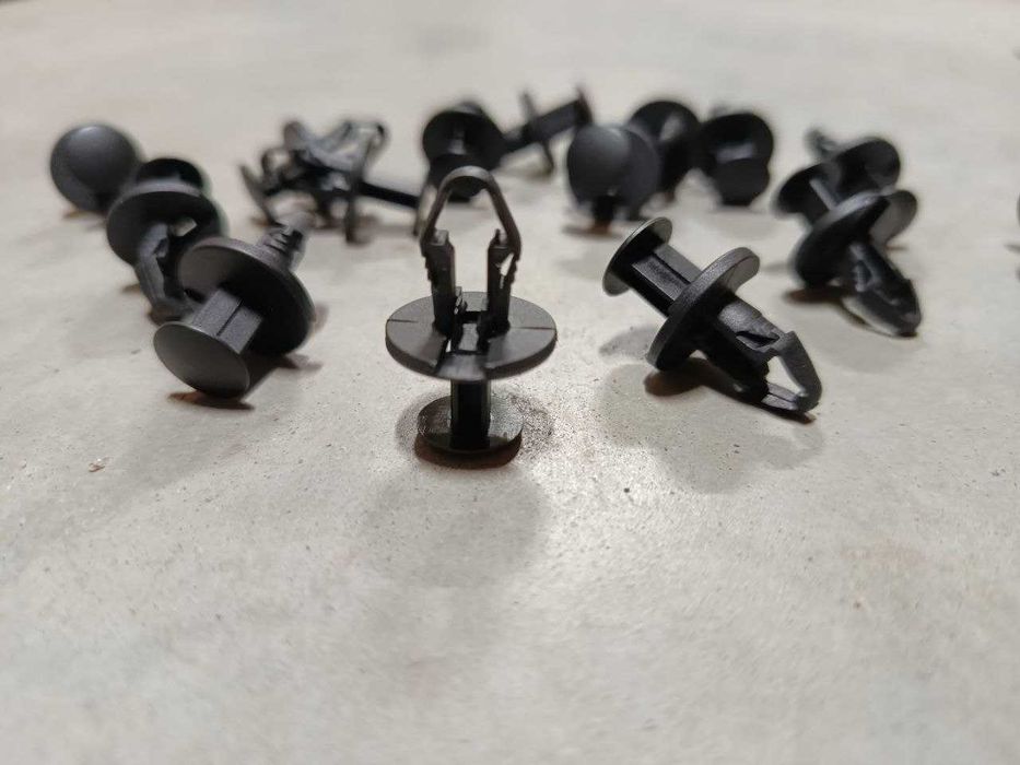 Кліпса кріплення Tesla model 3 \ MY