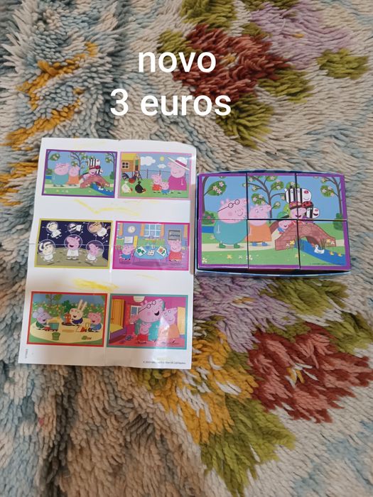 Quebra-cabeças e livros para crianças