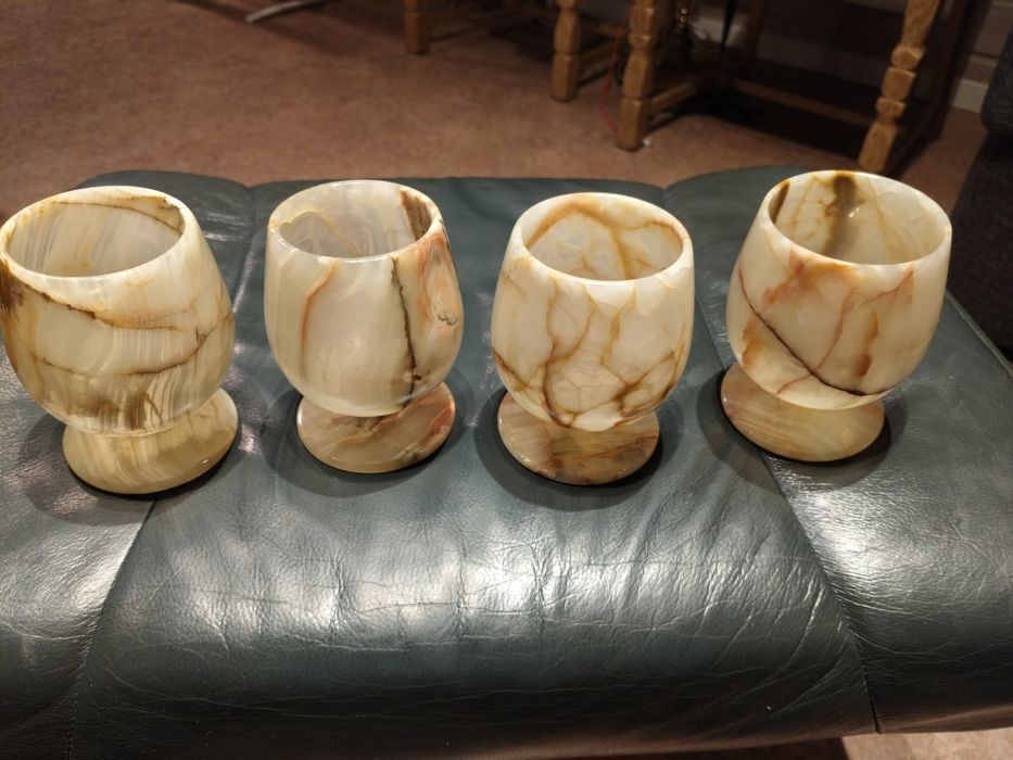Kieliszki z onyksu  4 szt
