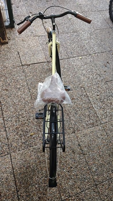 Bicicleta para passeio completamente nova