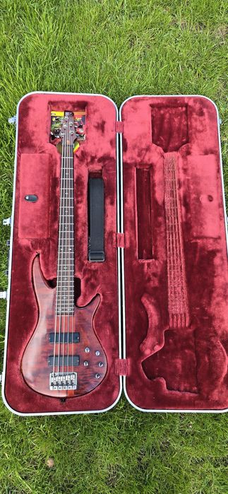 600 длр.  Бас гітара Ibanez