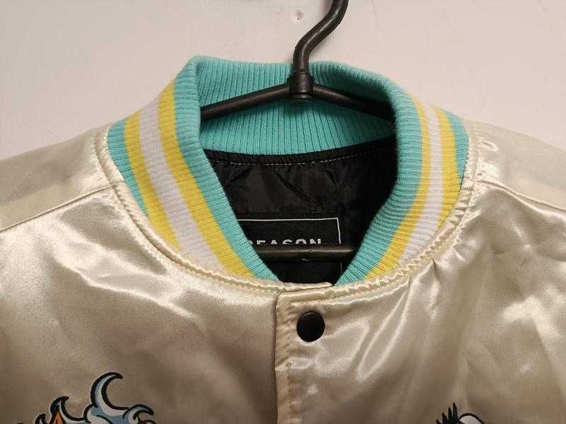 Бомбер у стилі Souvenir jacket від нью-йоркського бренду Reason