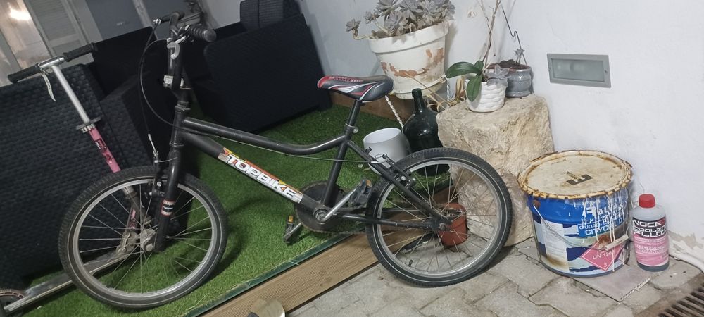 Bicicleta "BMX" usada