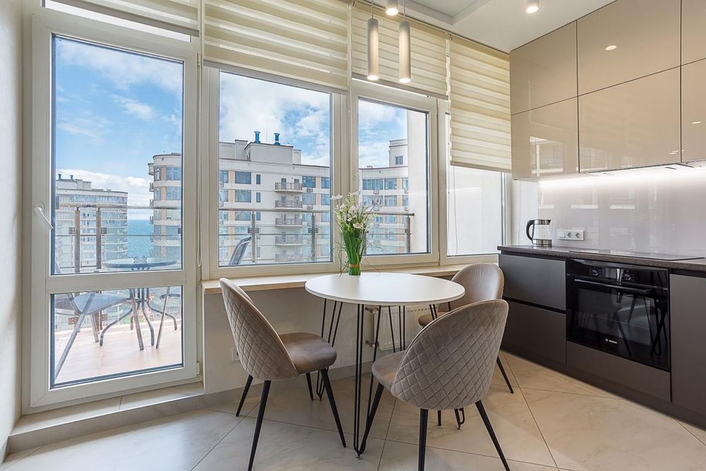 Посуточно Аркадия, Каманина, квартира с ТЕРРАСОЙ вид на море ПОДОБОВО