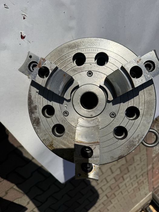Uchwyt tokarski hydrauliczny 3 szczekowy fi 200 mm CNC