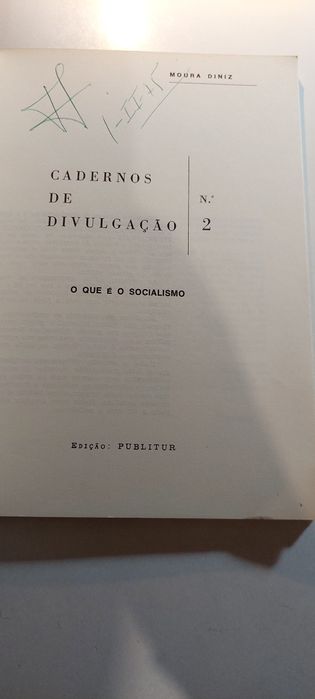O que é o Socialismo - Moura Diniz