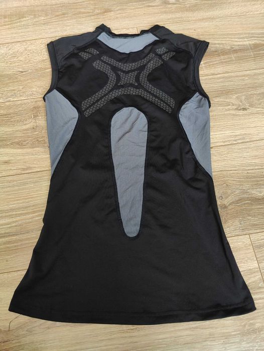 Продам термуху Adidas techfit