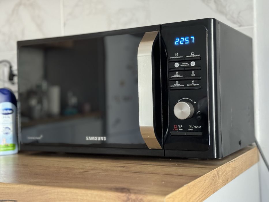 Мікрохвильова піч Samsung MS23F301TFK ( 800Вт, 23л,