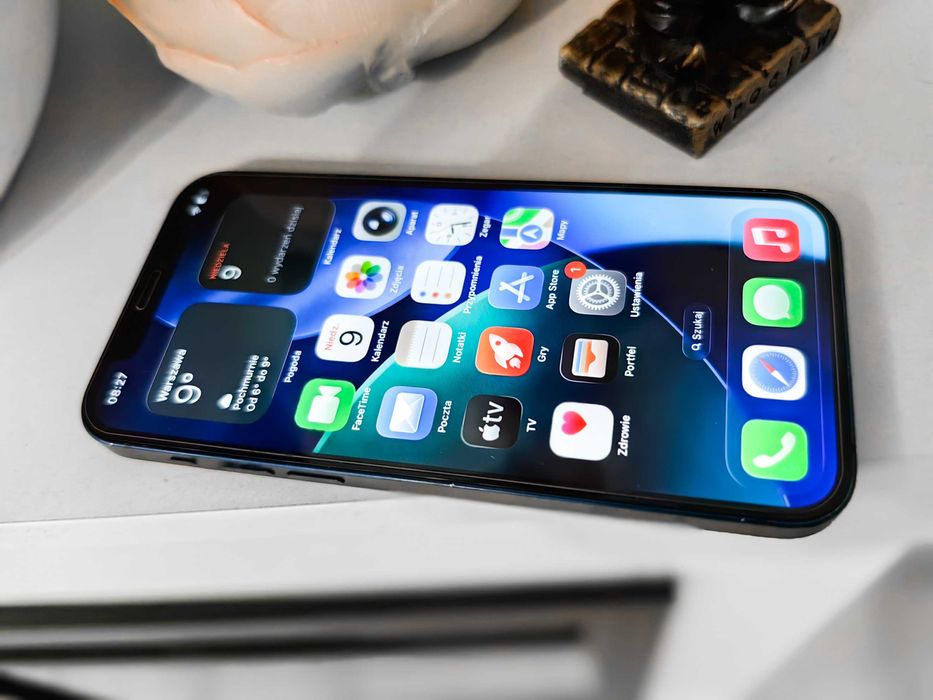 Iphone 12 stan bardzo dobry bateria 84%