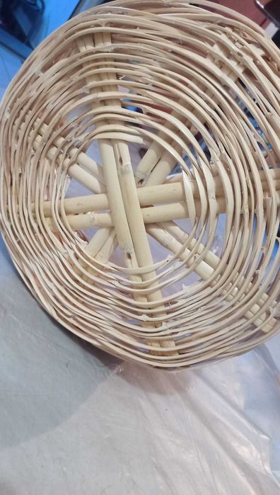 Cesto de cana artesanal