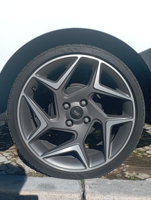 Jantes 18" Ford Focus ST Line com pneus novos