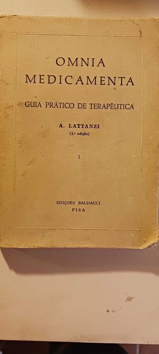 Enciclopédias médicas e livros genéricos