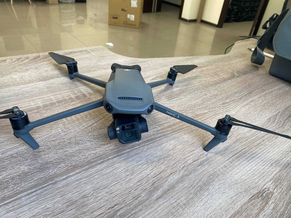 DJI Mavic 3 Б/У | На акаунті | Не прив'язаний до пульта | Обмеження зняті