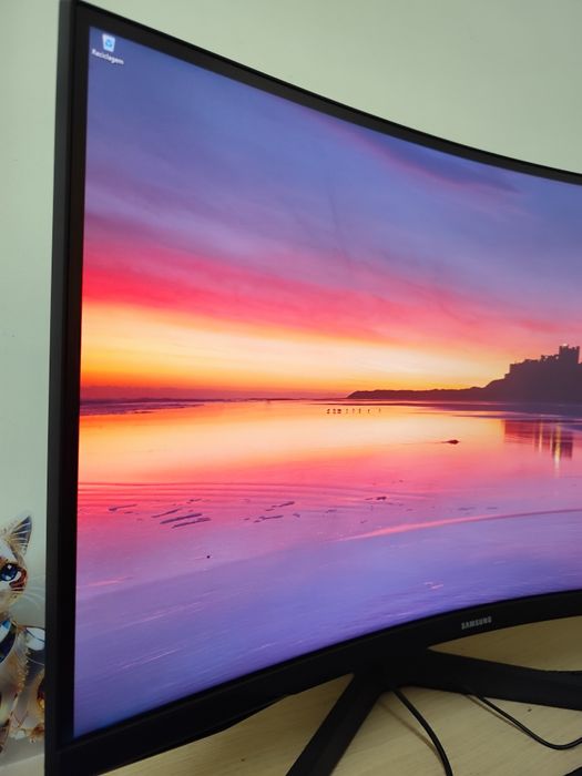 Monitor Samsung G55C 27' QHD  curvo 1000R