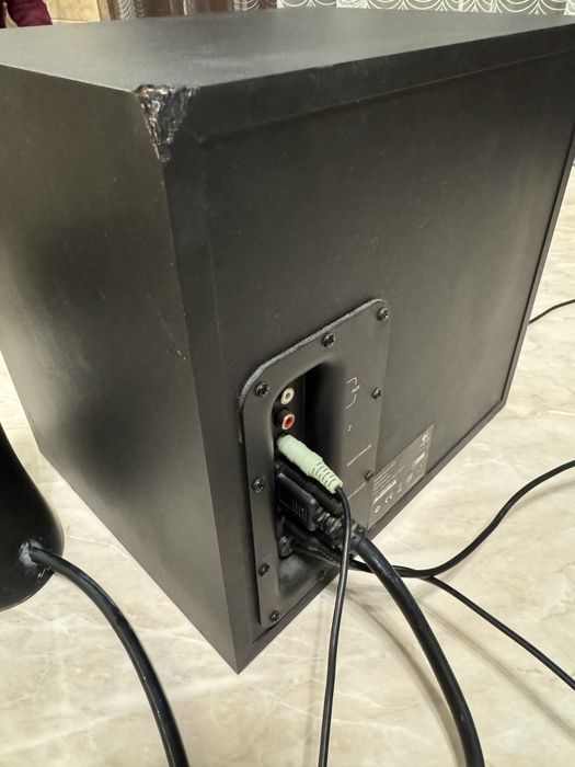 Продам мультимедийную акустику Logitech Z623