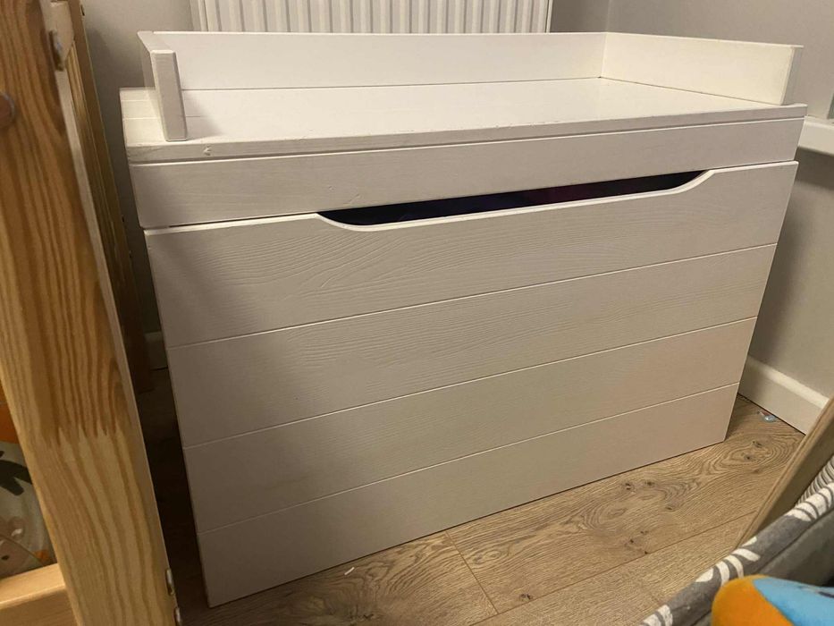 Skrzynia drewniana Asiento marki Pinio