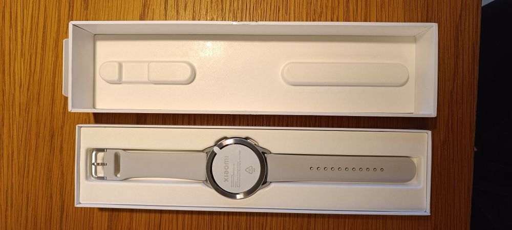 Xiaomi Watch S3 - novo na caixa