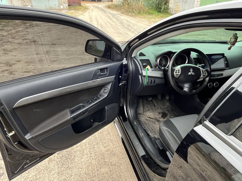 Продам Mitsubishi Lancer X 2.0 (Митсубиси Лансер 10 2.0)