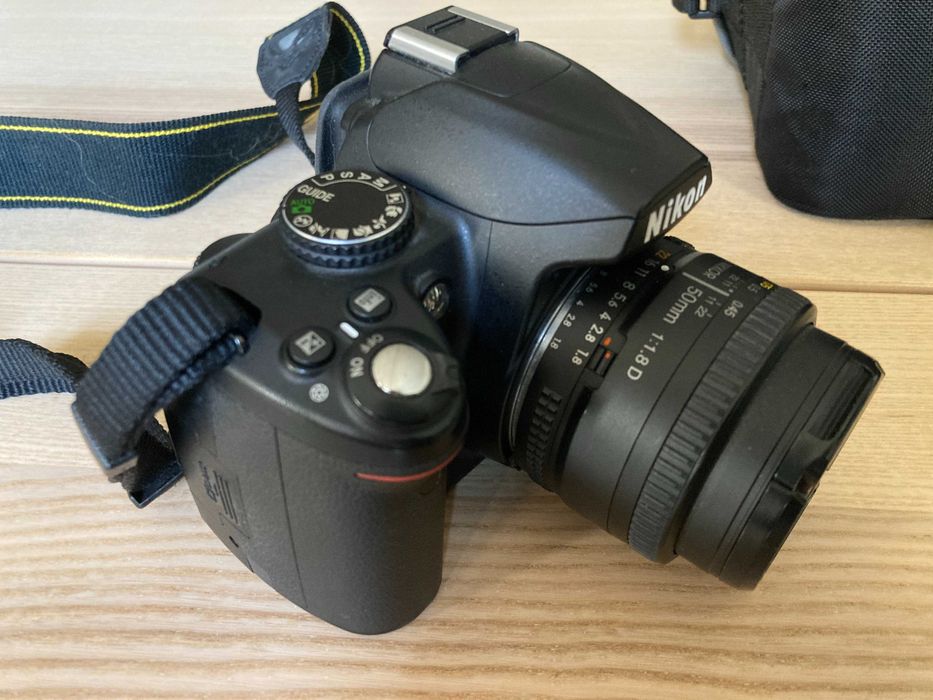 Nikon D3000 + Nikon AF Nikkor 50mm