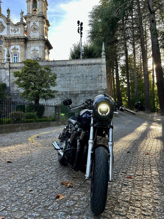 Yamaha XJR1200 cafe racer