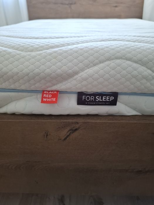 Łóżko  do sypialni