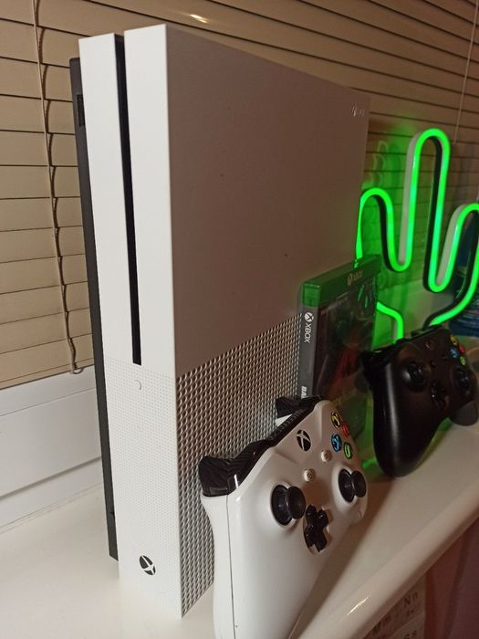 Xbox one S 1TB sprzedaje