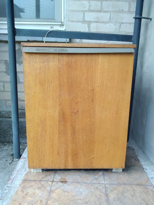 Маленький холодильник 85 см