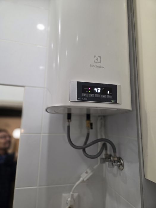 Podgrzewacz wody na gwarancji, 50 l.